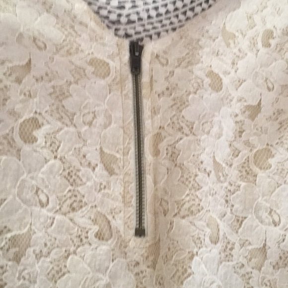 Flower pastel off shoulder romper - Picture 2 of 5